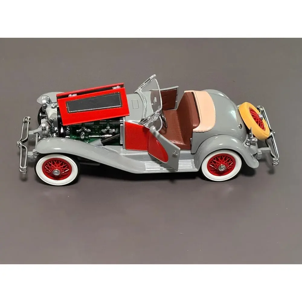 Danbury Mint 1935 Duesenberg SSJ Speedster Die Cast Model 1:24 Gray/Red 1987